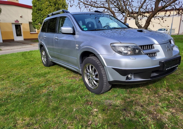 Mitsubishi Outlander cena 18700 przebieg: 327000, rok produkcji 2005 z Rzeszów małe 154